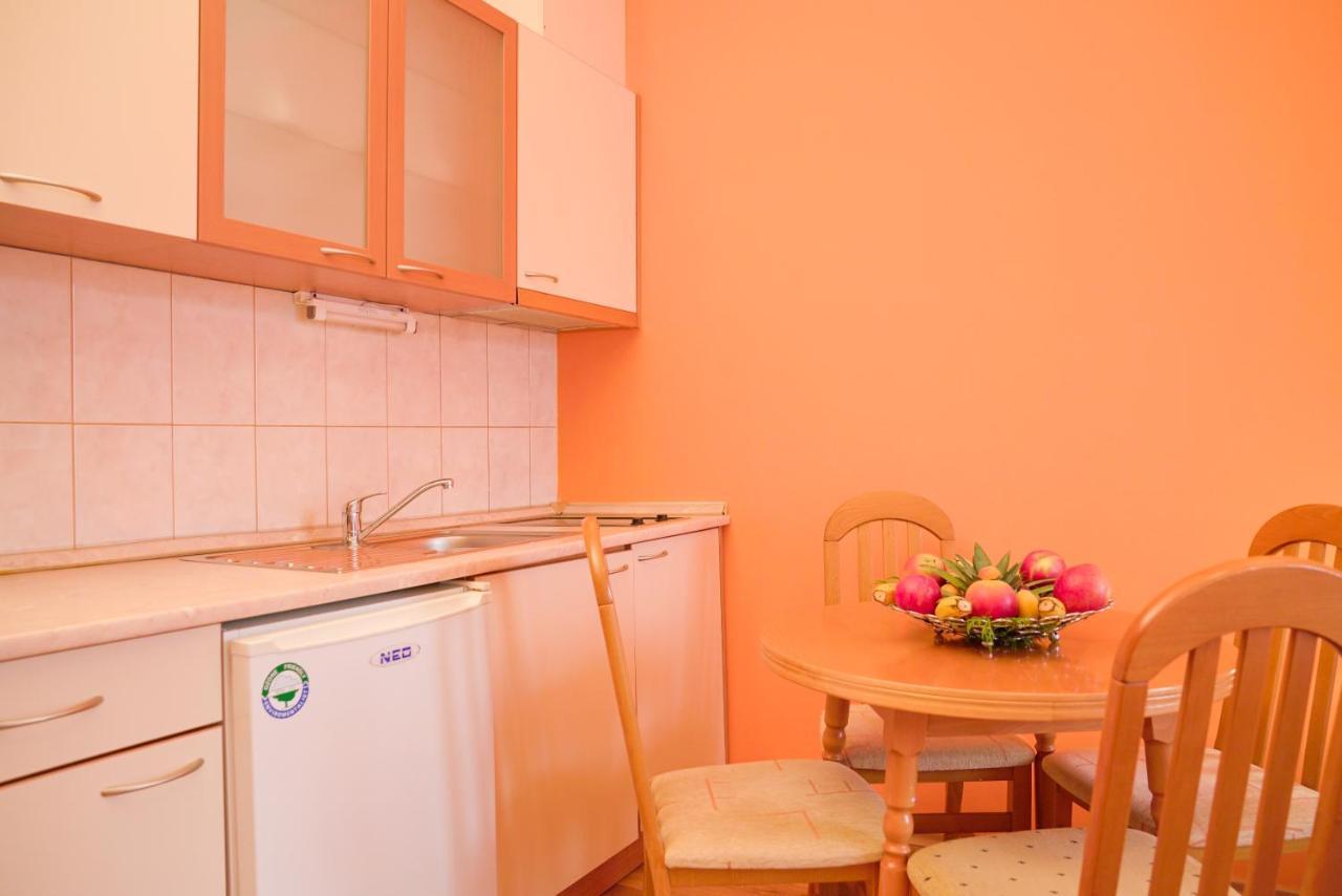 Apartments Flora-Daisy ボロヴェッツ エクステリア 写真